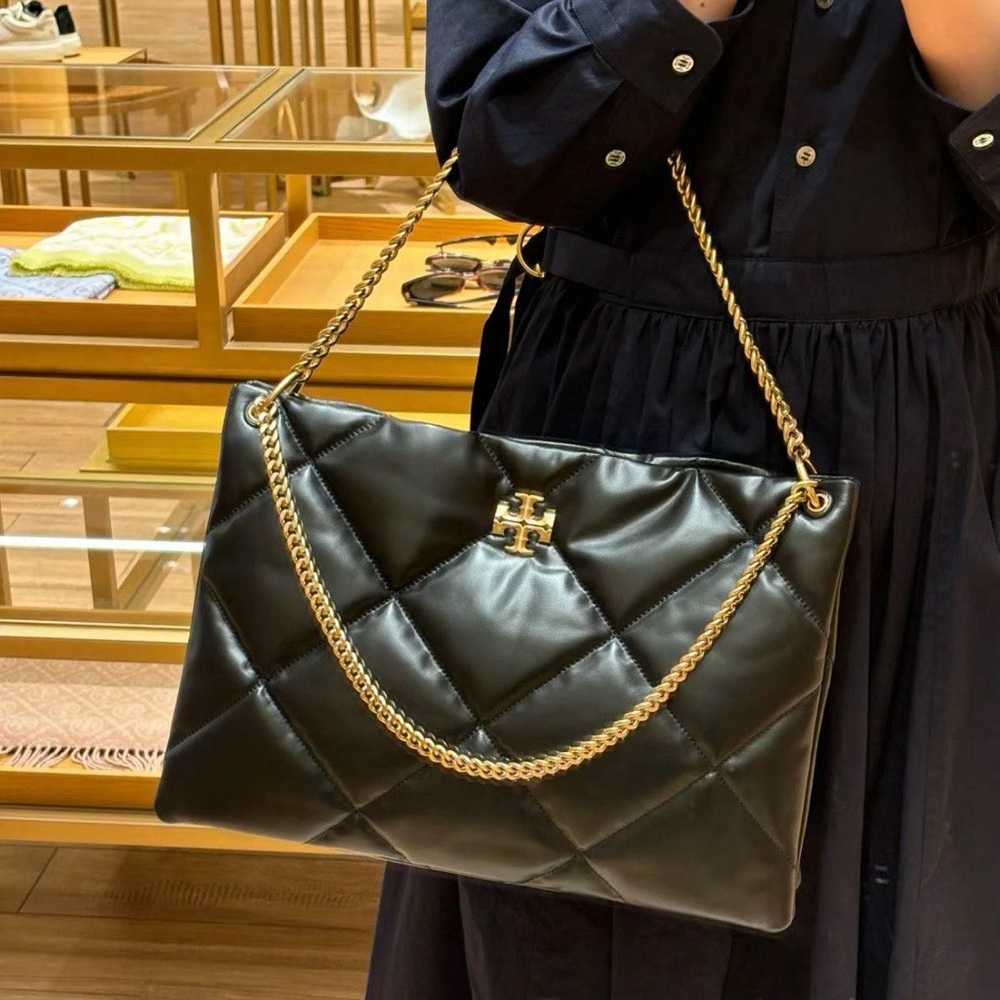 NWT TORY BURCH
Kira quilted leather shoulder bag